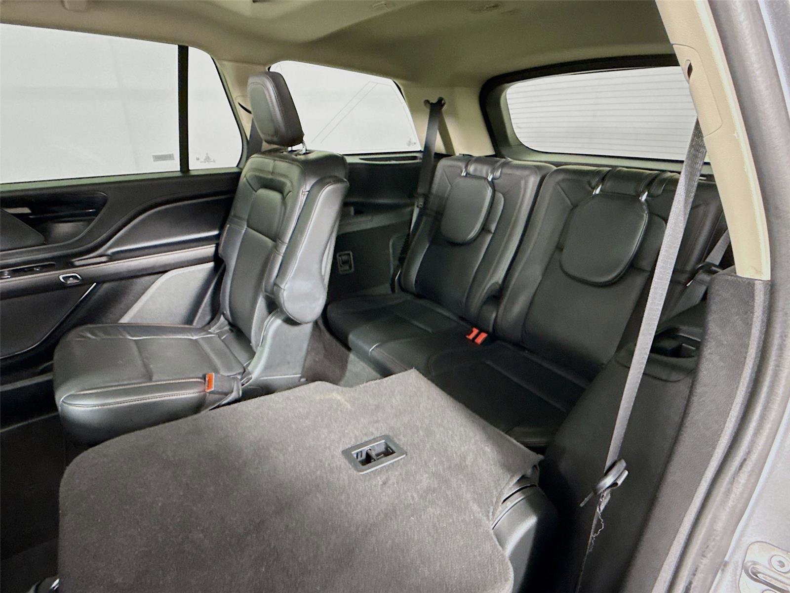 Used 2023 Lincoln Aviator Reserve image 21