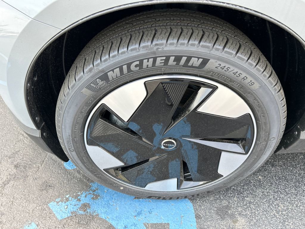 New 2026 Volvo EX30 Plus w/ Climate Package image 8