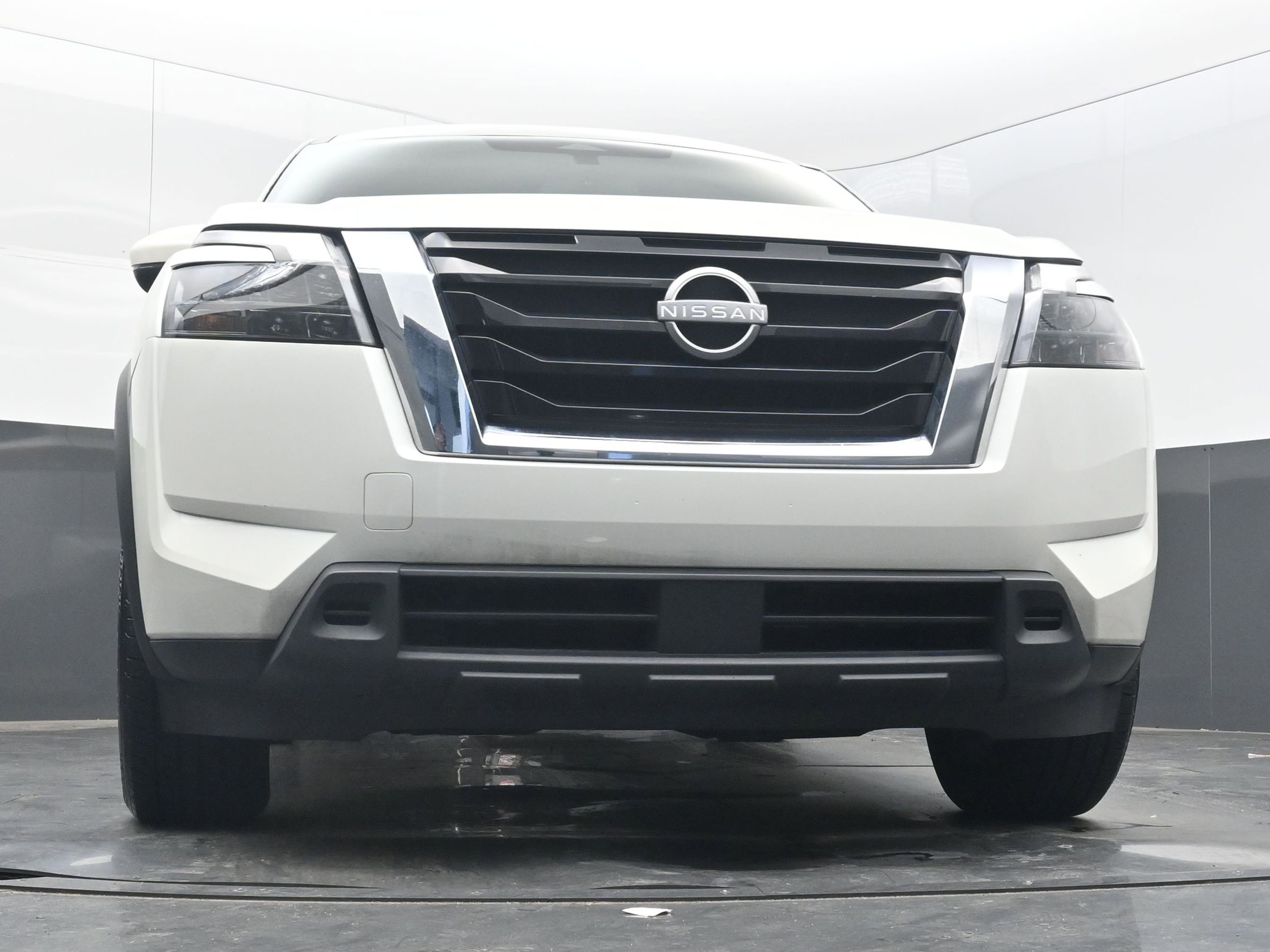 Used 2024 Nissan Pathfinder SV image 25