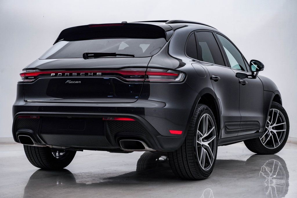 Certified 2025 Porsche Macan AWD/4WD image 11