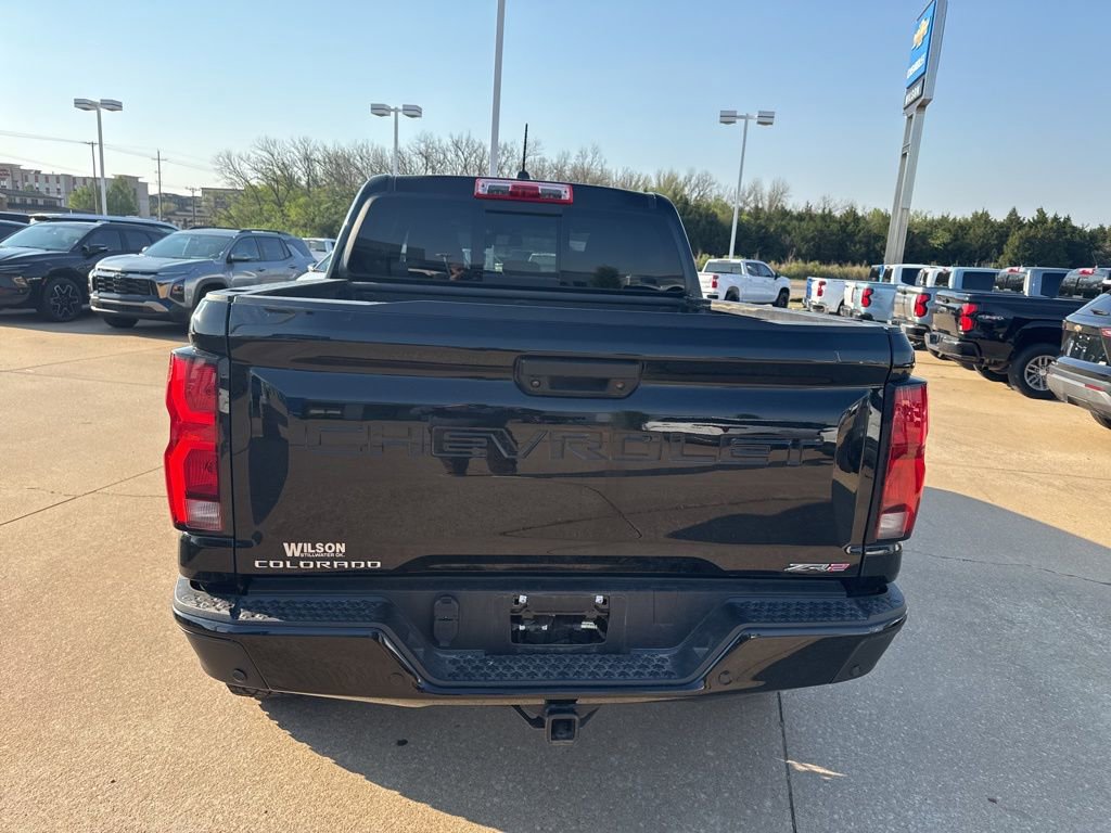 Certified 2024 Chevrolet Colorado ZR2 w/ Technology Package AWD/4WD image 4