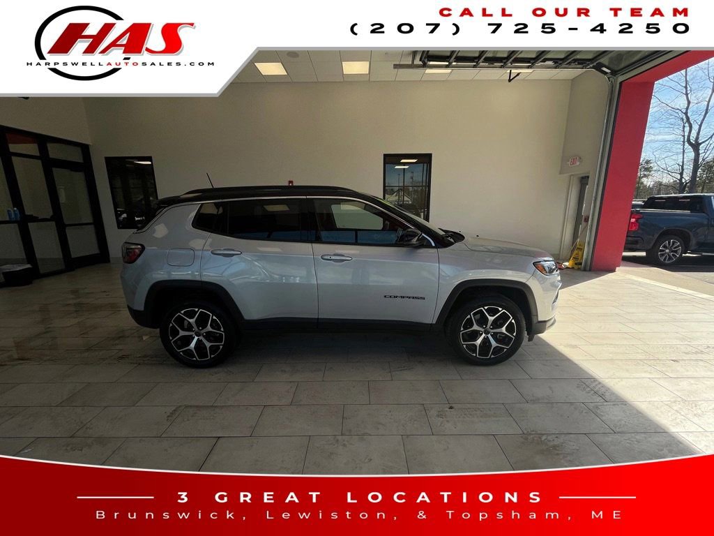 Used 2025 Jeep Compass Limited image 7