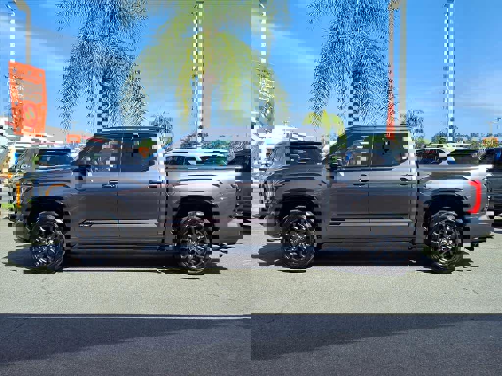 Used 2023 Toyota Tundra Platinum w/ Advanced Package image 3