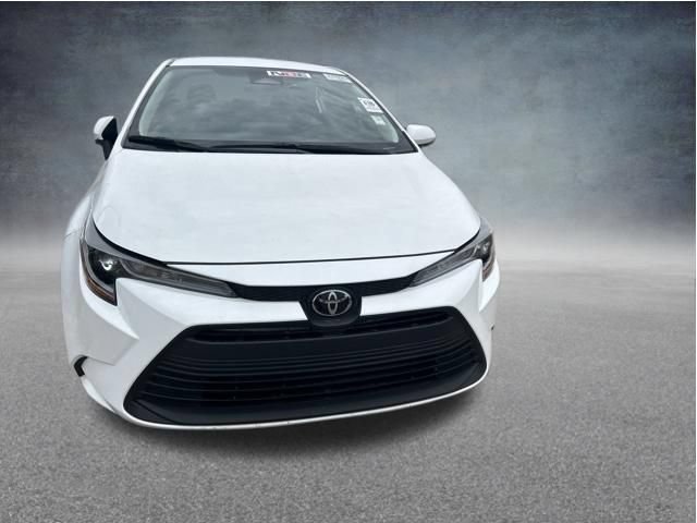Used 2025 Toyota Corolla LE FWD image 13