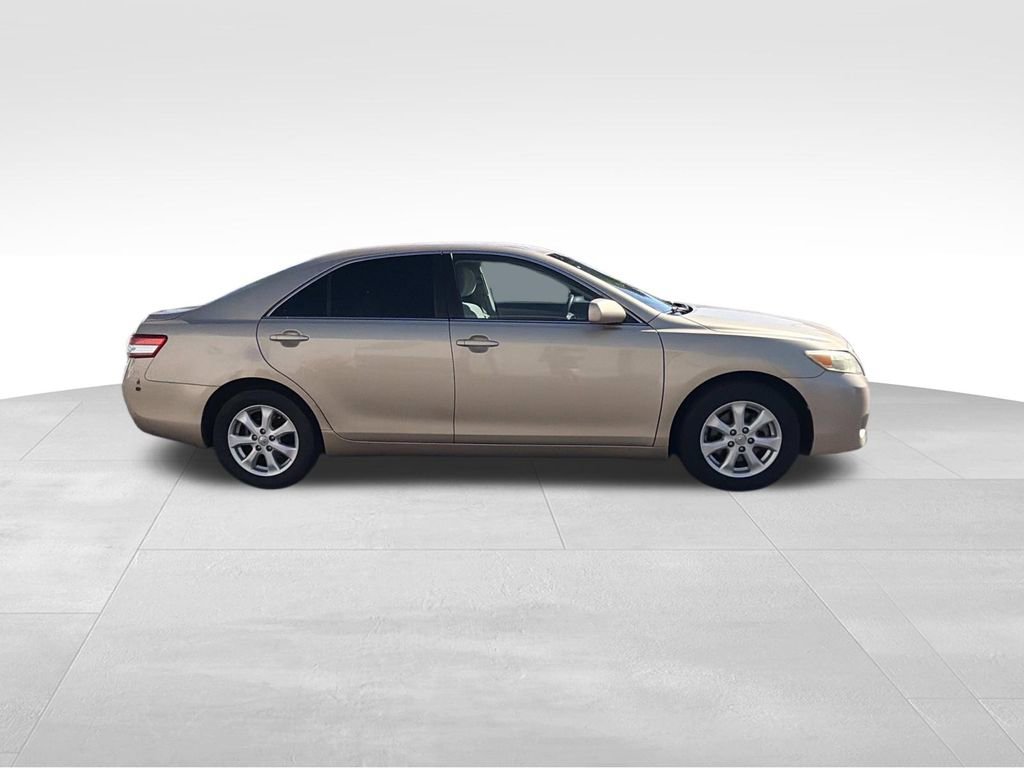 Used 2011 Toyota Camry LE w/ LE Extra-Value Pkg FWD video 2
