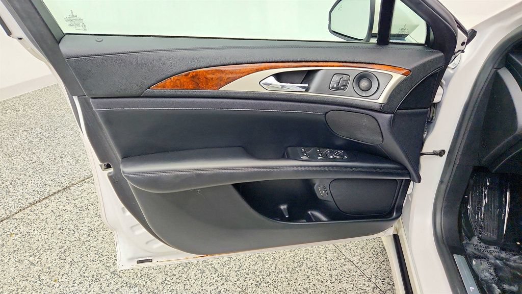 Used 2020 Lincoln MKZ Reserve FWD image 11