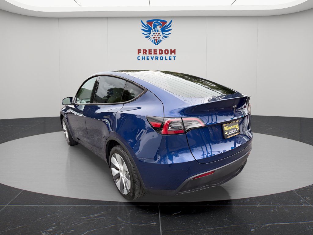 Used 2024 Tesla Model Y Long Range AWD/4WD image 4