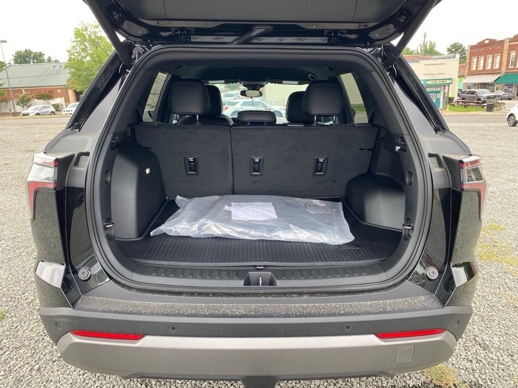 New 2026 Chevrolet Equinox LT w/ Convenience Package II FWD image 18
