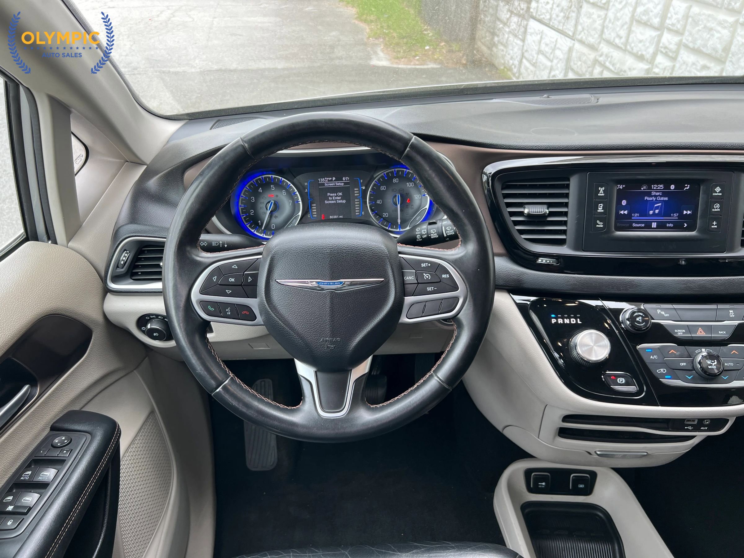Used 2017 Chrysler Pacifica Touring-L image 22