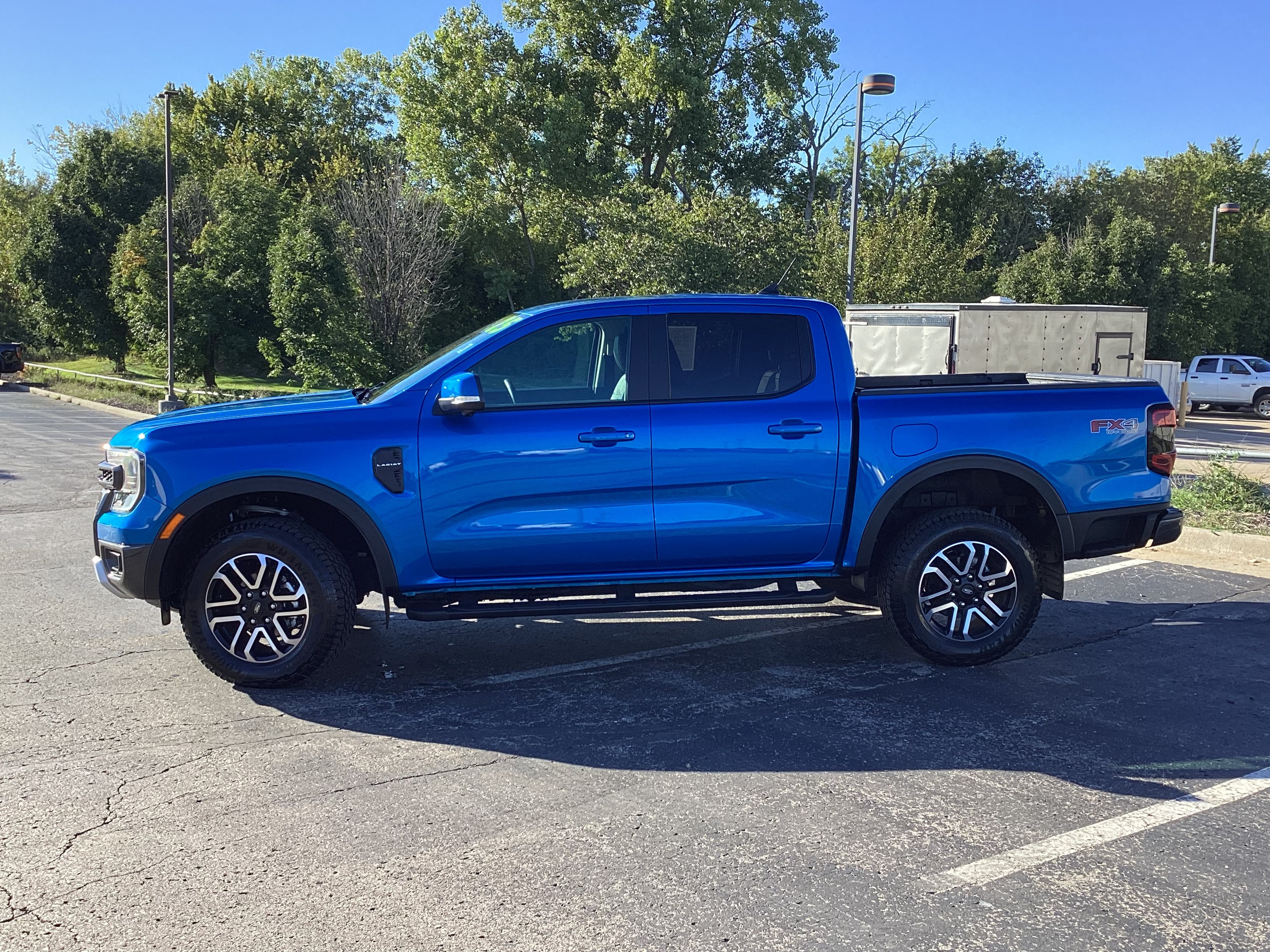 Used 2025 Ford Ranger Lariat w/ FX4 Off-Road Package AWD/4WD image 34