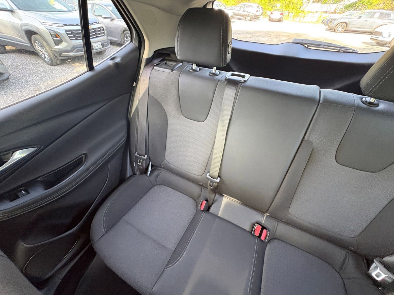 Used 2025 Buick Encore GX Preferred FWD image 38
