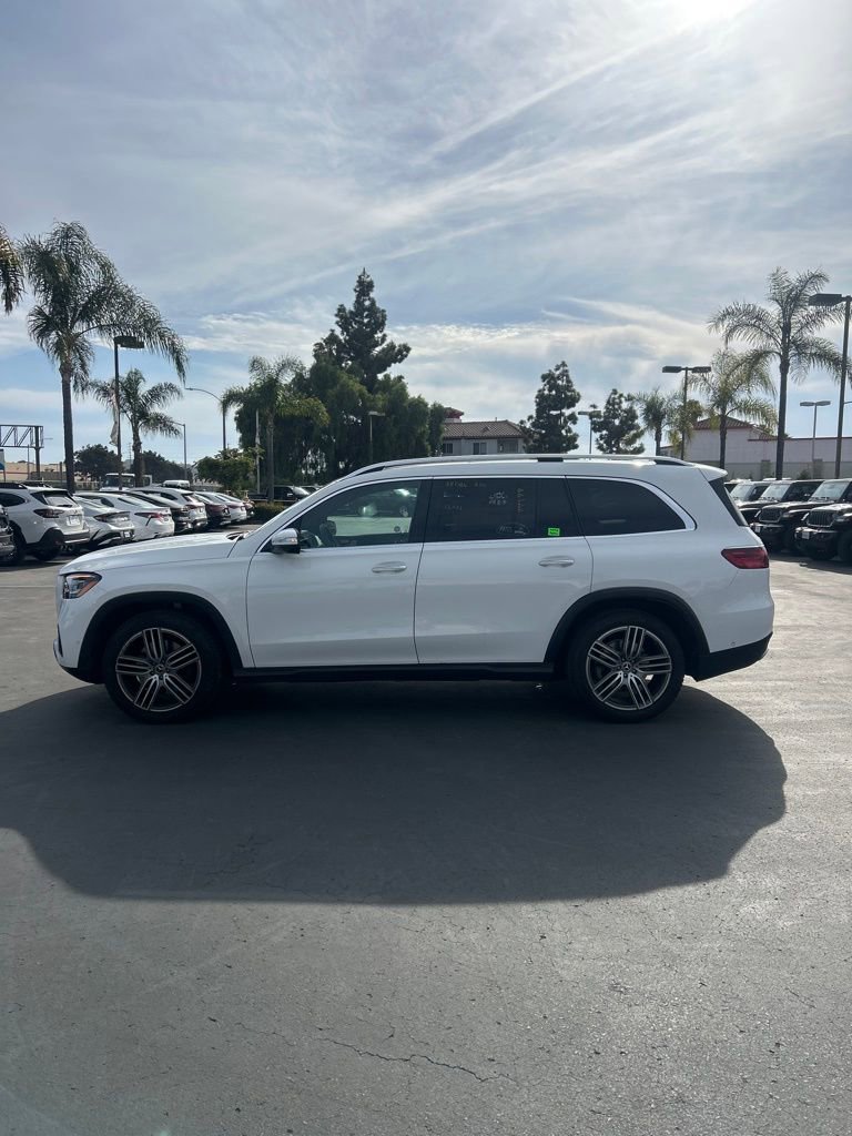 Used 2025 Mercedes-Benz GLS 450 4MATIC image 8