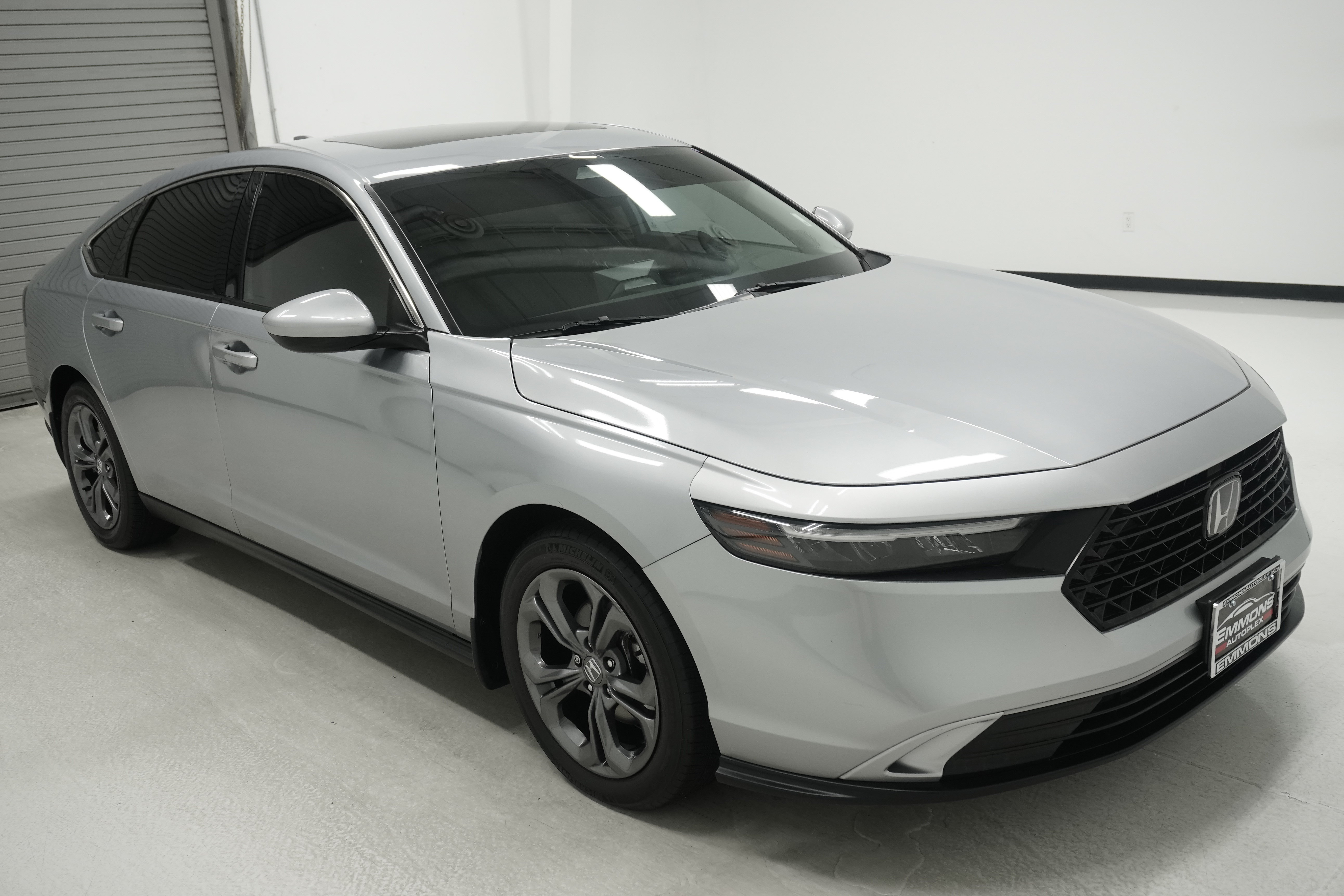 Used 2023 Honda Accord EX image 3