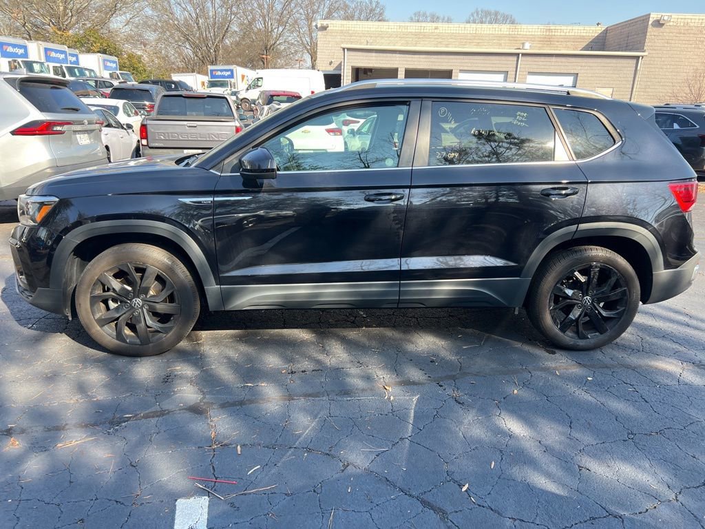 Used 2024 Volkswagen Taos SE image 9