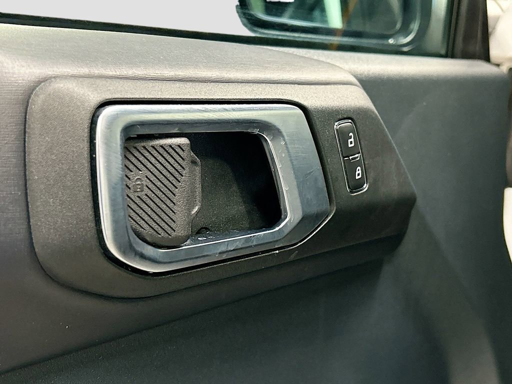 Used 2024 Ford Bronco Badlands image 18