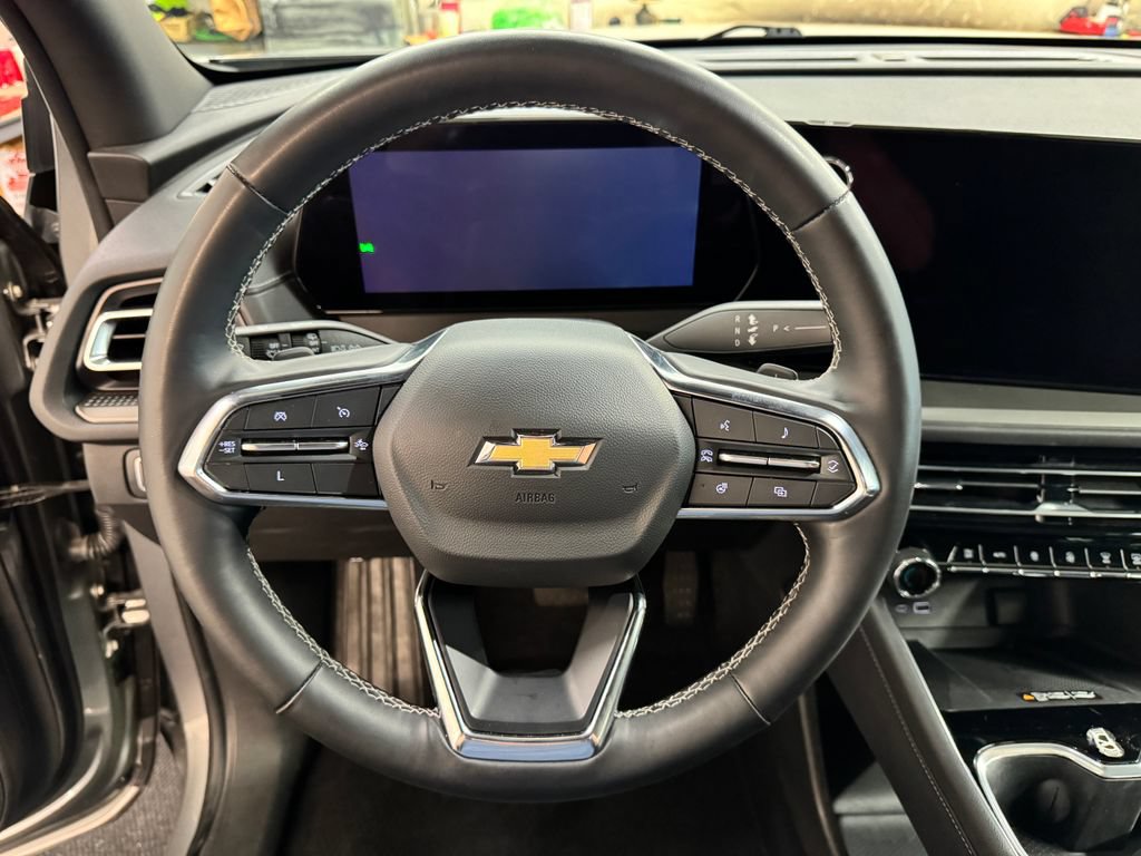 Used 2024 Chevrolet Traverse LT AWD/4WD image 19