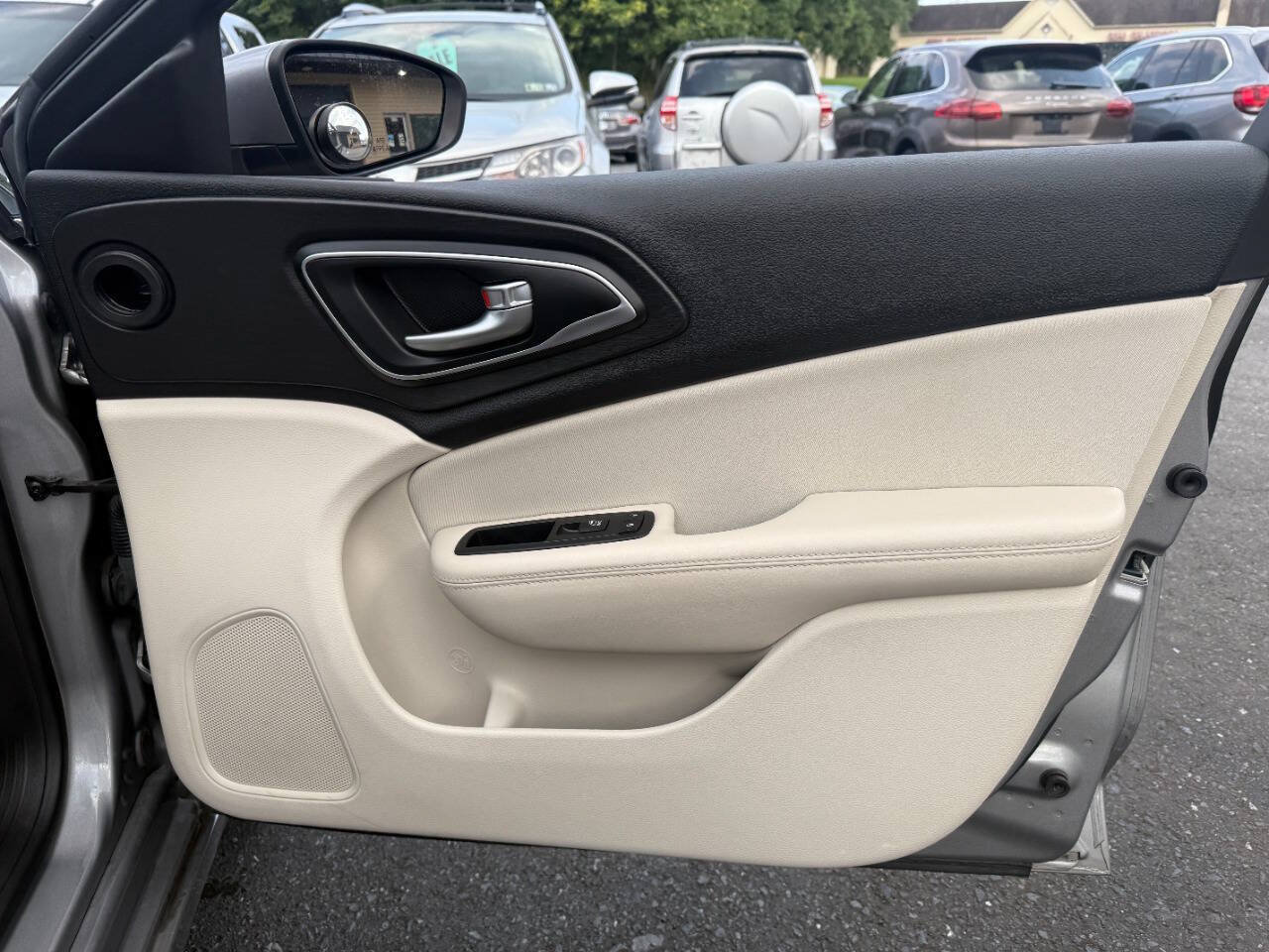 Used 2015 Chrysler 200 Limited w/ Convenience Group FWD image 30