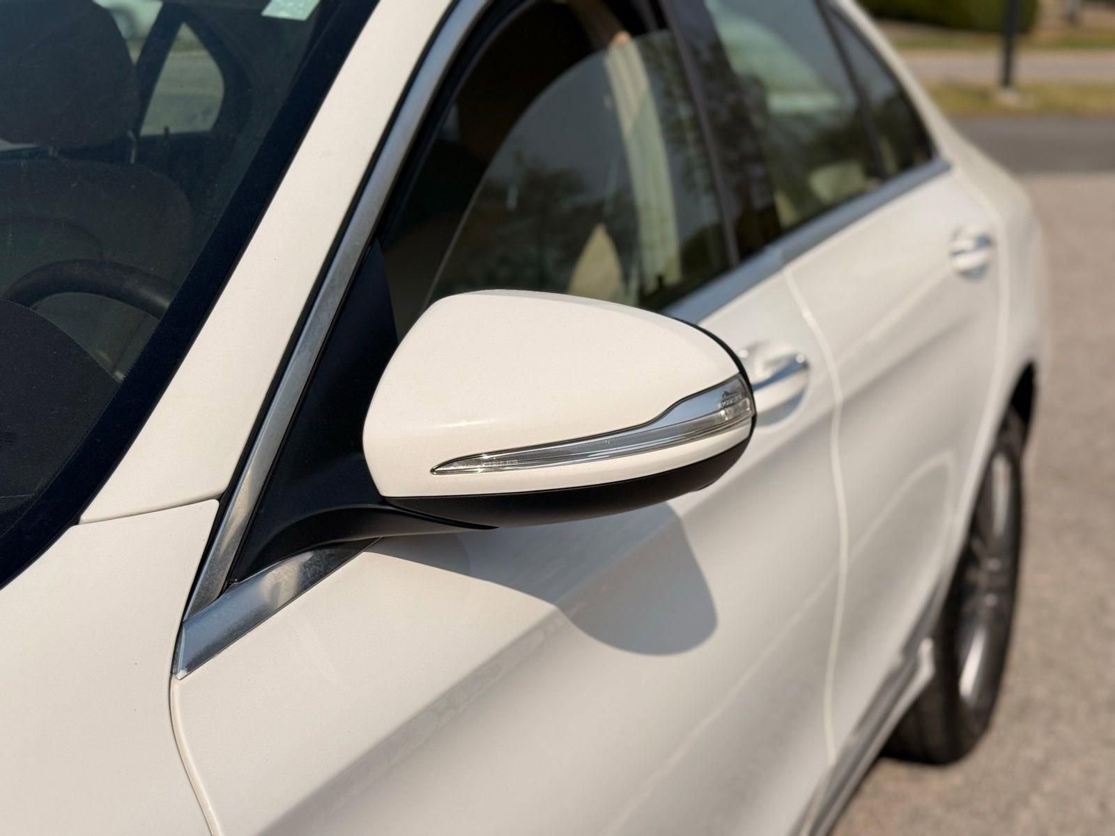 Used 2015 Mercedes-Benz C 300 4MATIC Sedan image 17