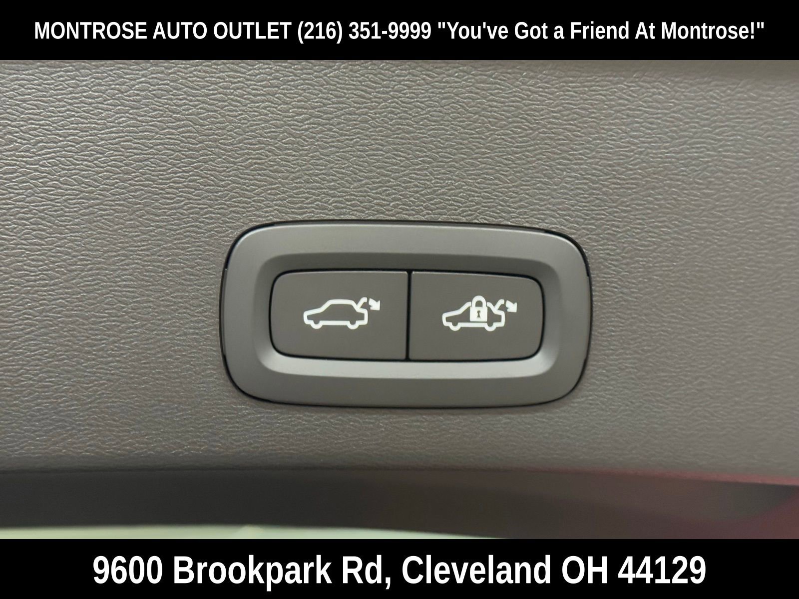 New 2026 Volvo XC40 B5 Plus w/ Protection Package Premier image 39