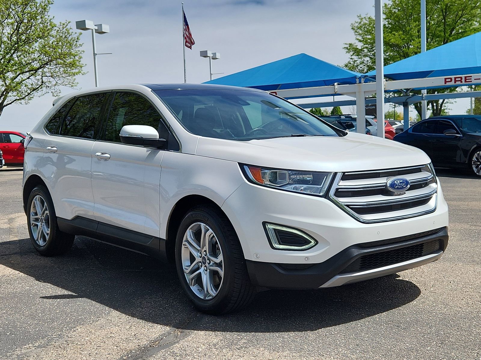 Used 2017 Ford Edge Titanium w/ Equipment Group 302A FWD image 7