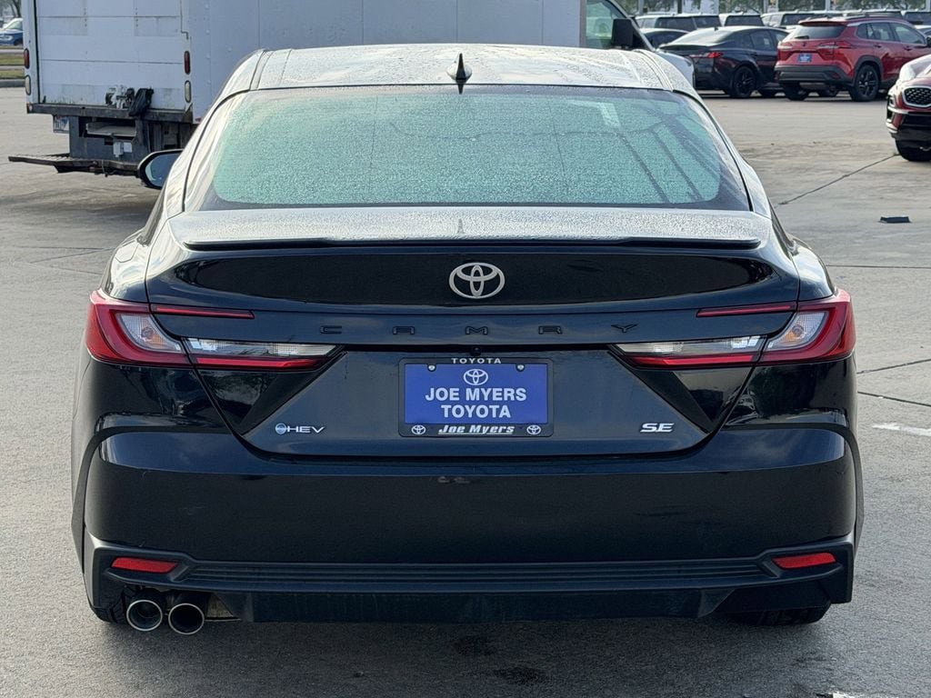 Used 2025 Toyota Camry SE FWD image 8