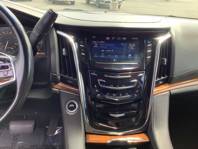 Used 2015 Cadillac Escalade ESV Luxury RWD image 17