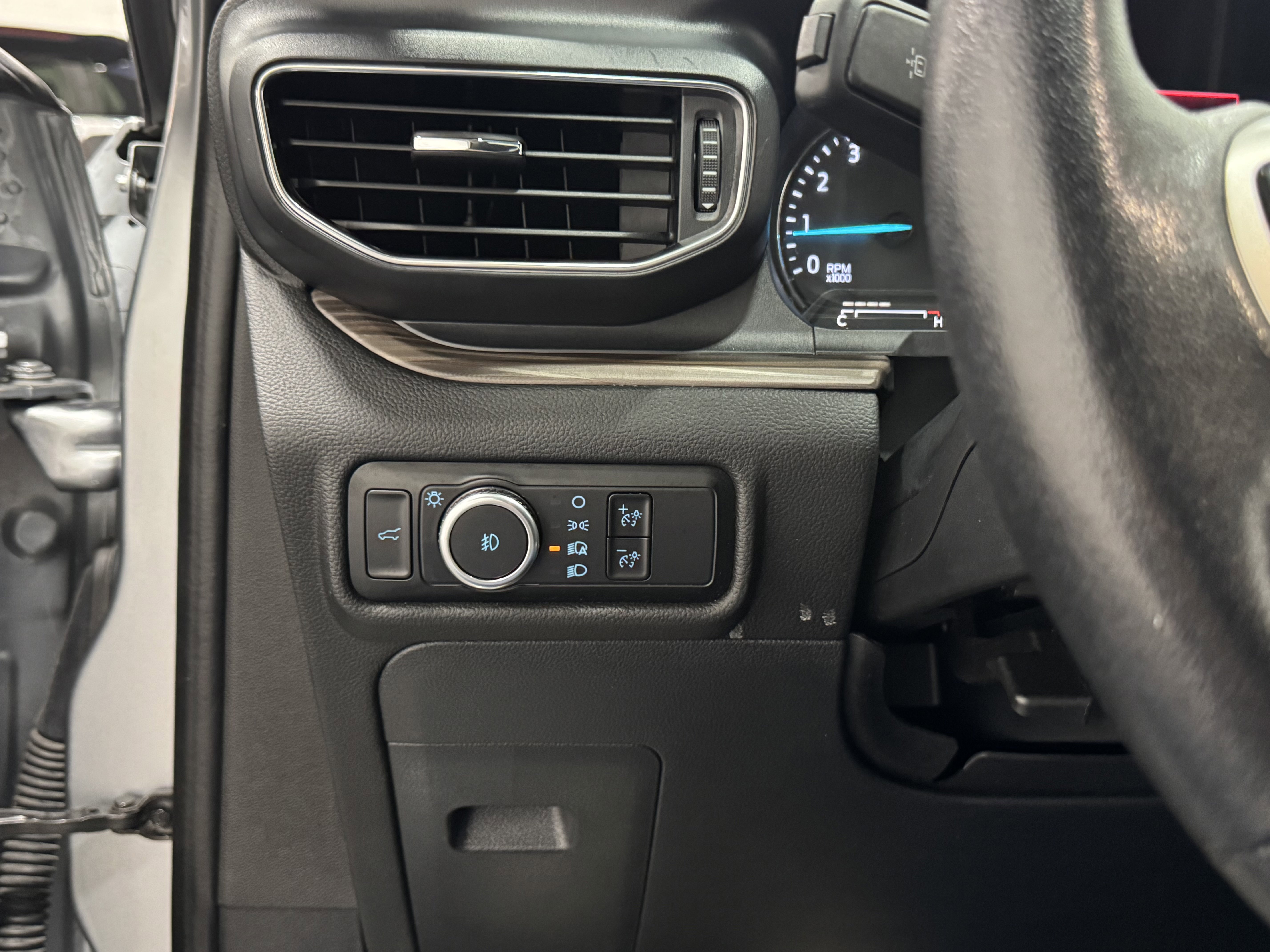 Used 2024 Ford Explorer Limited image 20