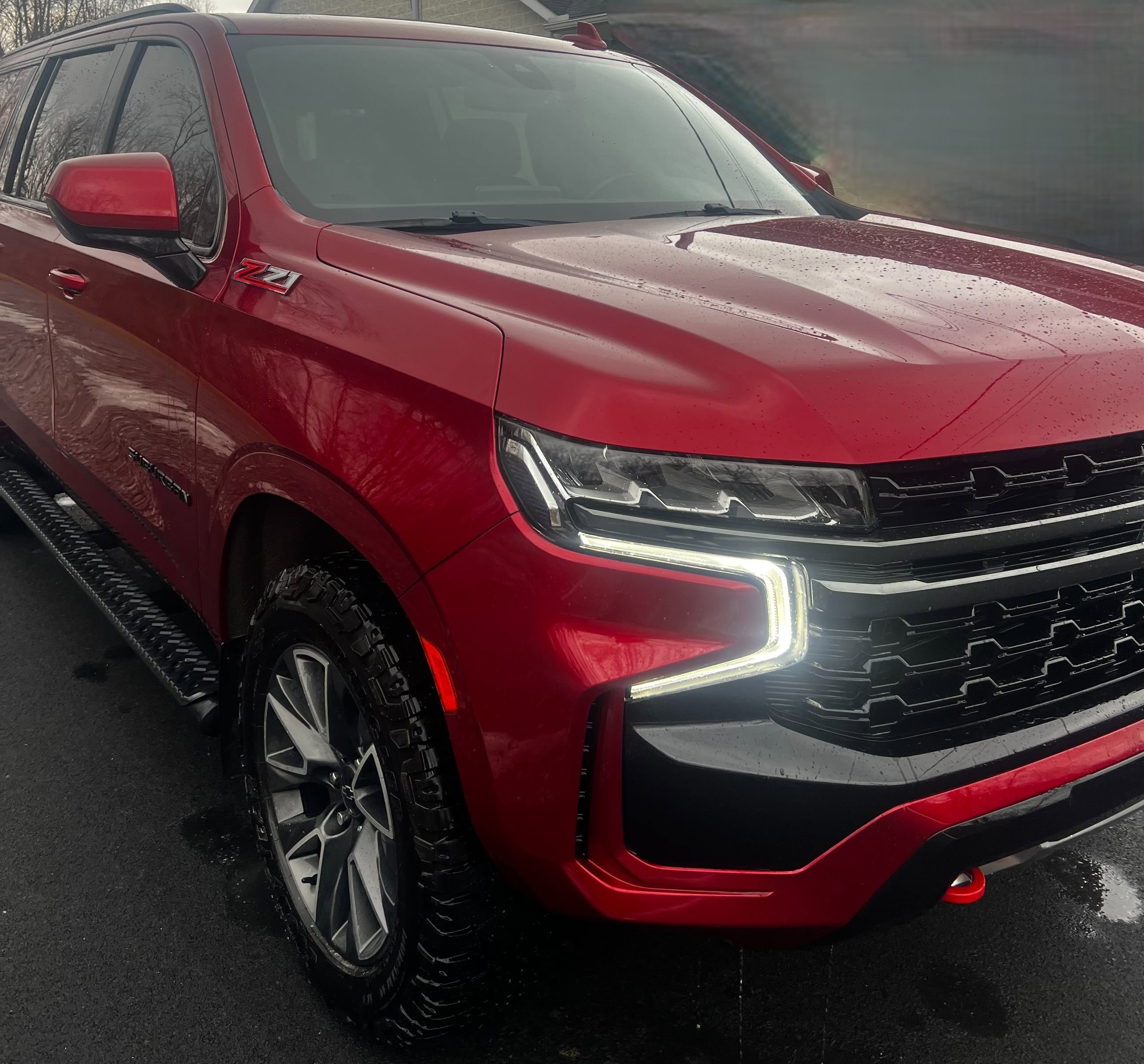 Used 2021 Chevrolet Suburban Z71 image 2