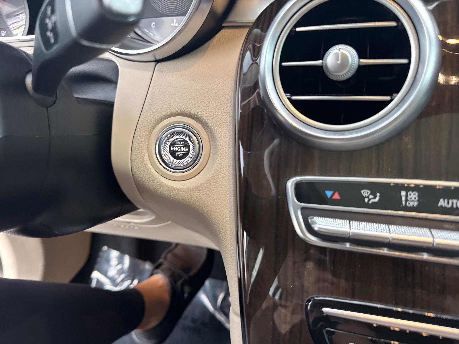 Certified 2022 Mercedes-Benz GLC 300 image 26