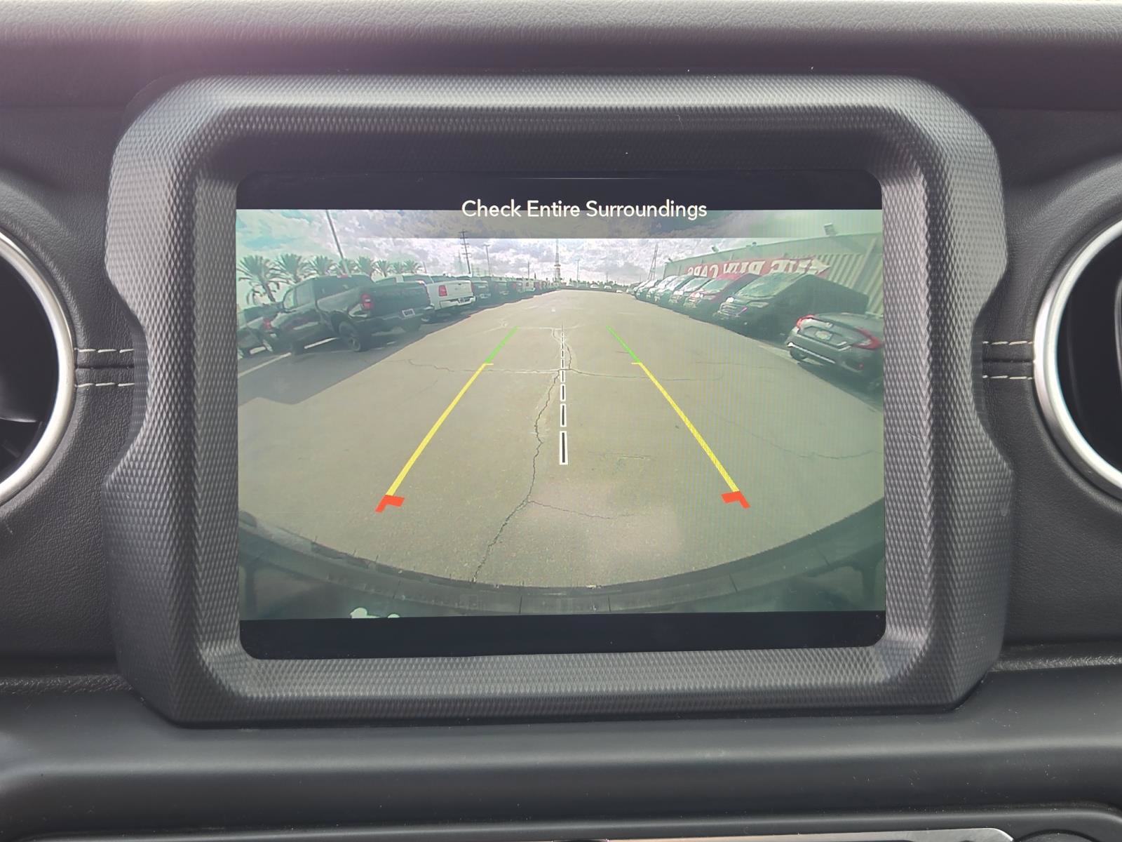 Used 2021 Jeep Wrangler Unlimited Sahara AWD/4WD image 8