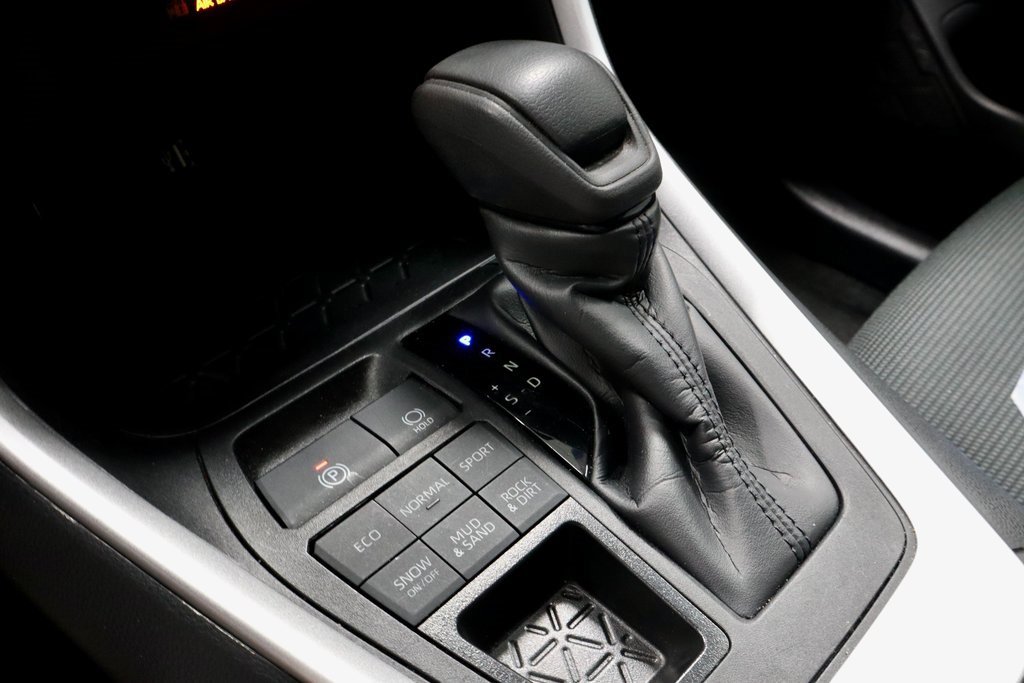 Used 2024 Toyota RAV4 LE image 31