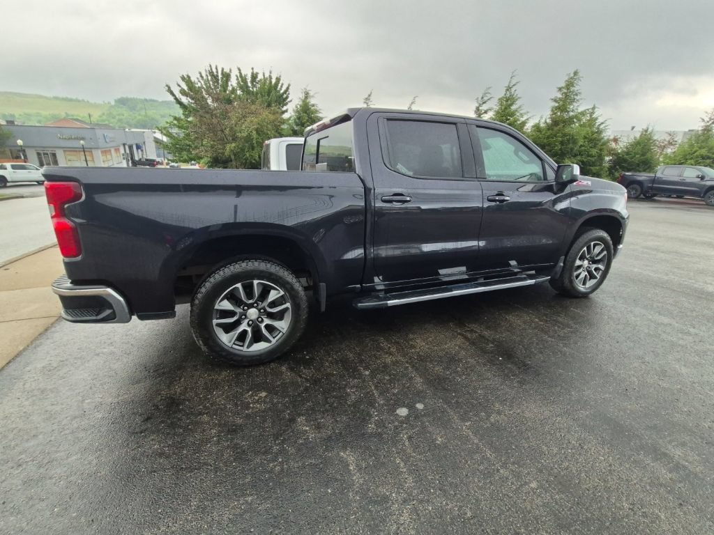Used 2023 Chevrolet Silverado 1500 LT AWD/4WD image 8