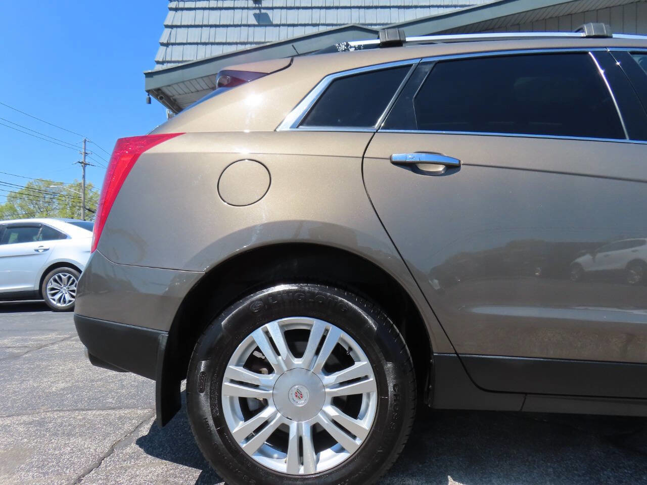 Used 2015 Cadillac SRX Luxury w/ Driver Awareness Package AWD/4WD image 36