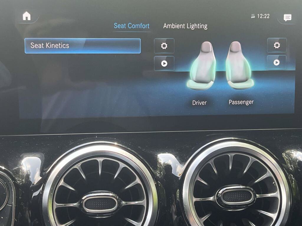 Used 2023 Mercedes-Benz GLA 250 4MATIC w/ Premium Package image 26