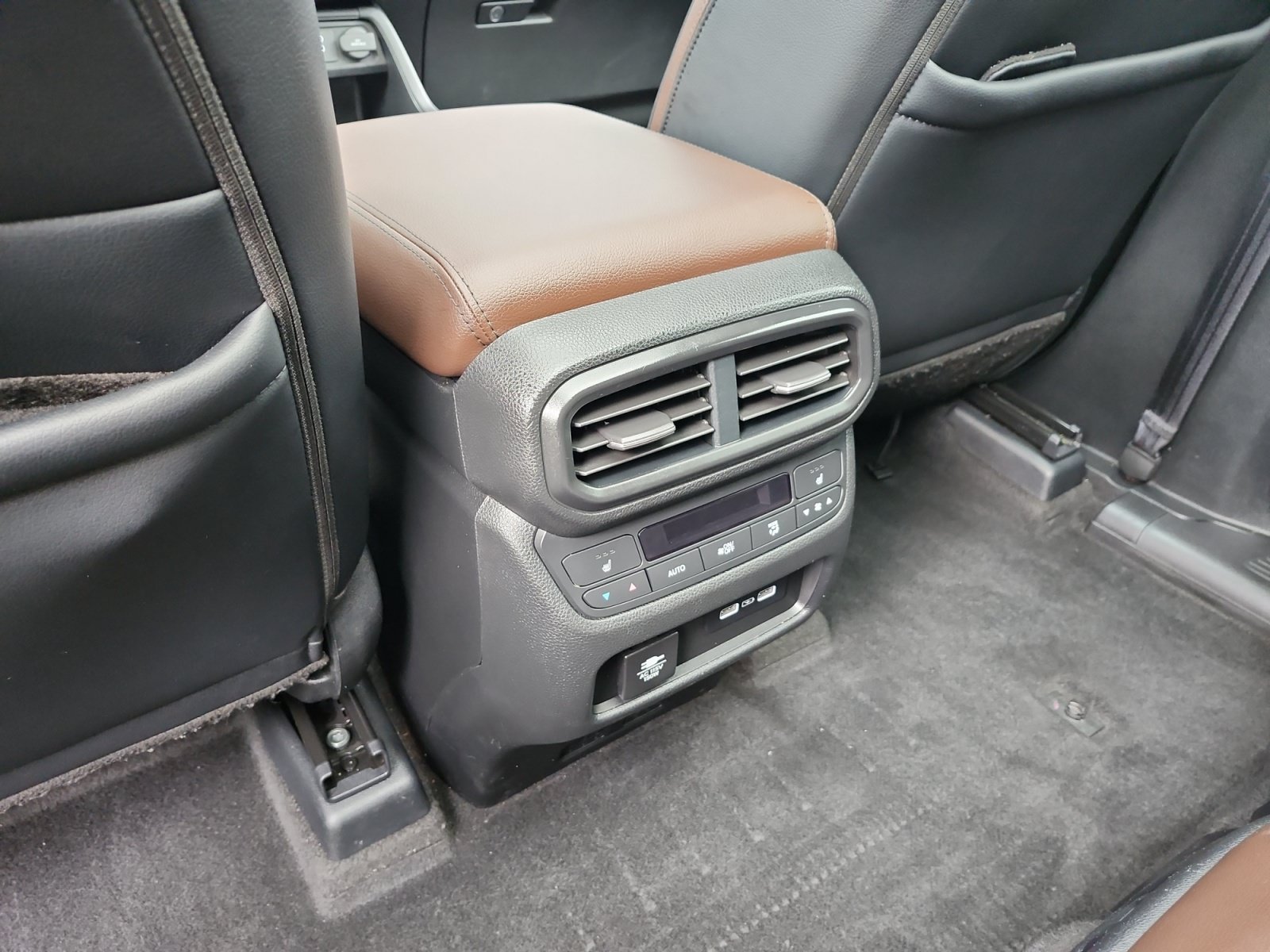 Used 2023 Honda Pilot Elite image 13