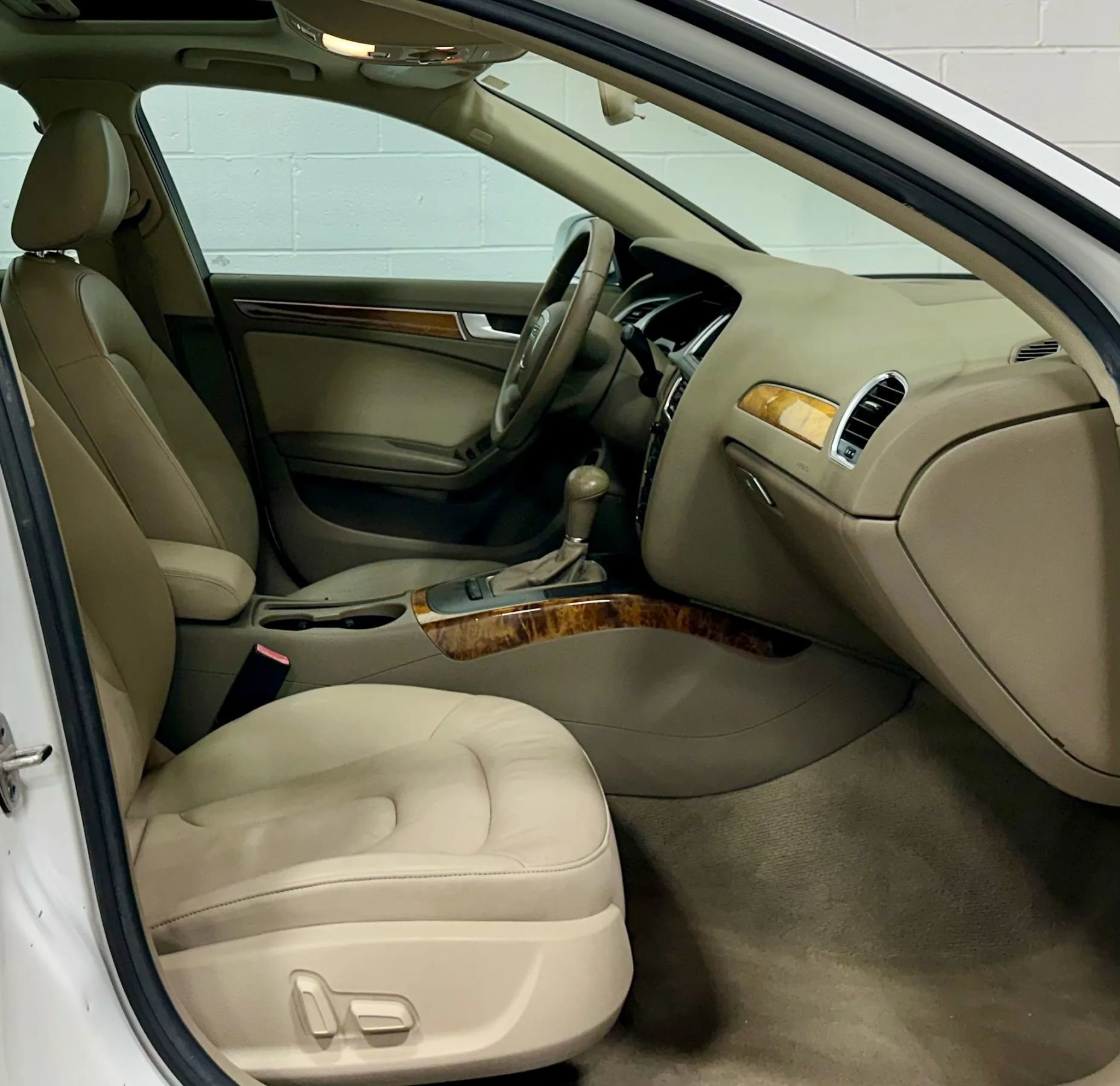 Used 2011 Audi A4 2.0T Premium image 16