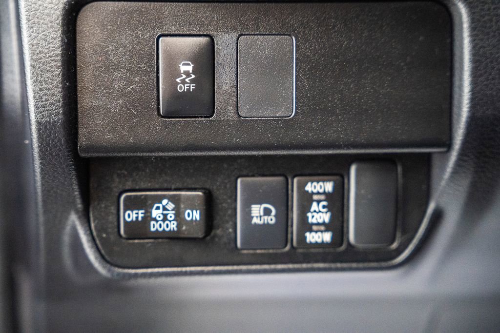 Used 2023 Toyota Tacoma TRD Off-Road w/ Technology Package AWD/4WD image 43