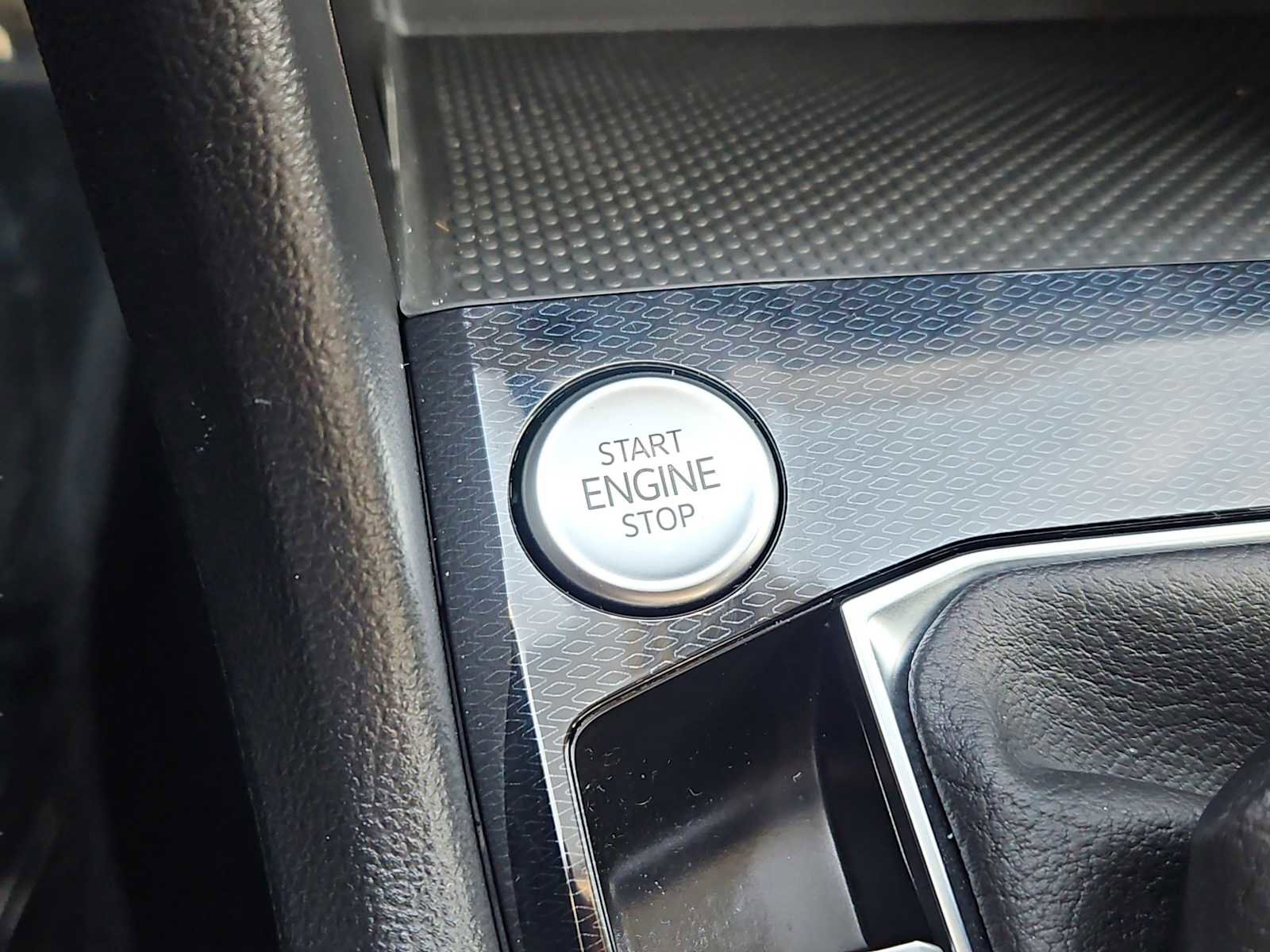 Used 2025 Volkswagen Taos S AWD/4WD image 21