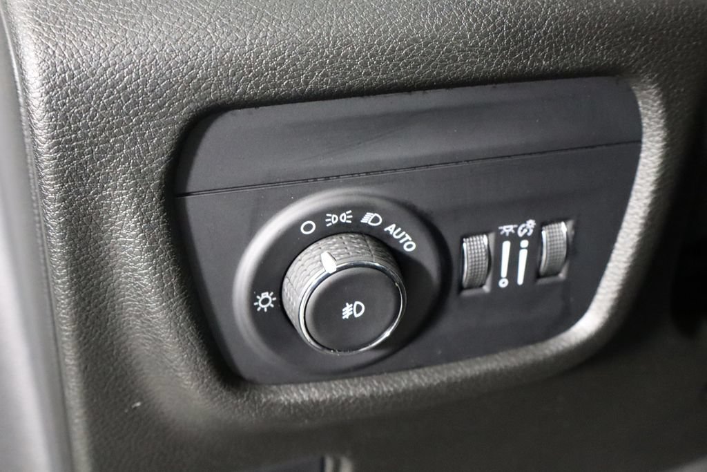 Used 2022 Jeep Grand Cherokee L Limited w/ Black Appearance Package RWD image 24