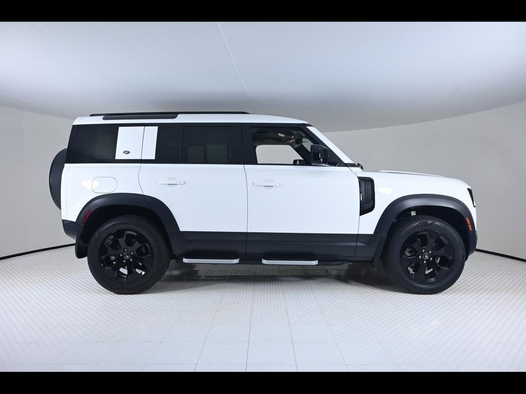 Used 2023 Land Rover Defender 110 S image 6