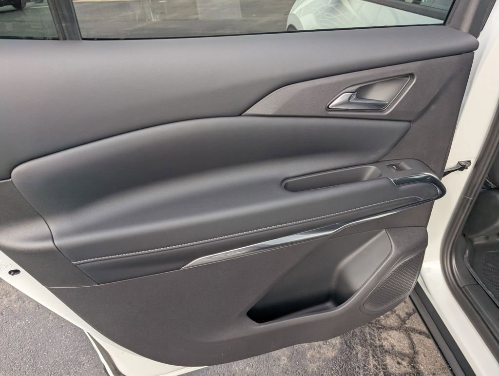 New 2026 Chevrolet Traverse LT w/ LPO, Floor Liner Package image 10