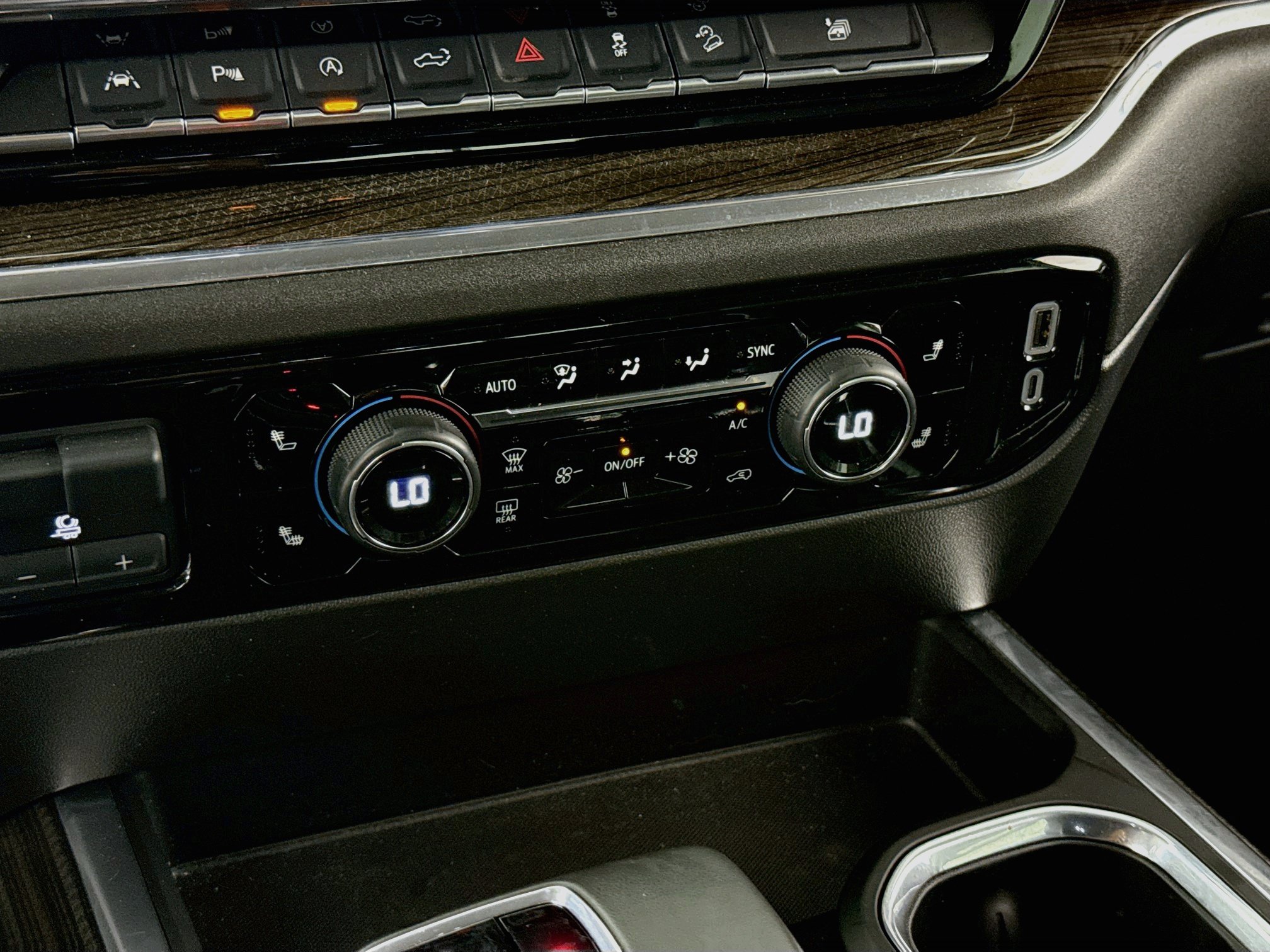 Used 2025 Chevrolet Silverado 1500 LT Trail Boss w/ Convenience Package II AWD/4WD image 17