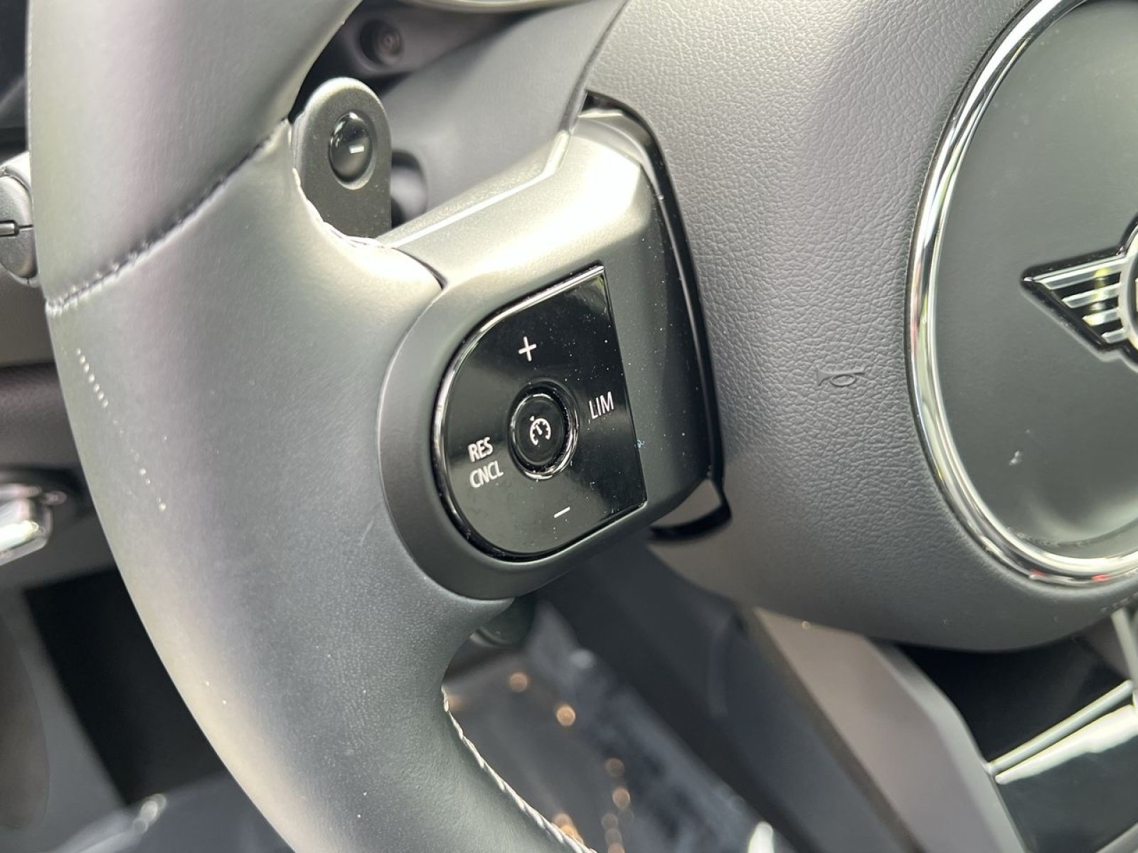 Used 2024 MINI Cooper S w/ Signature Upholstery Package FWD image 30