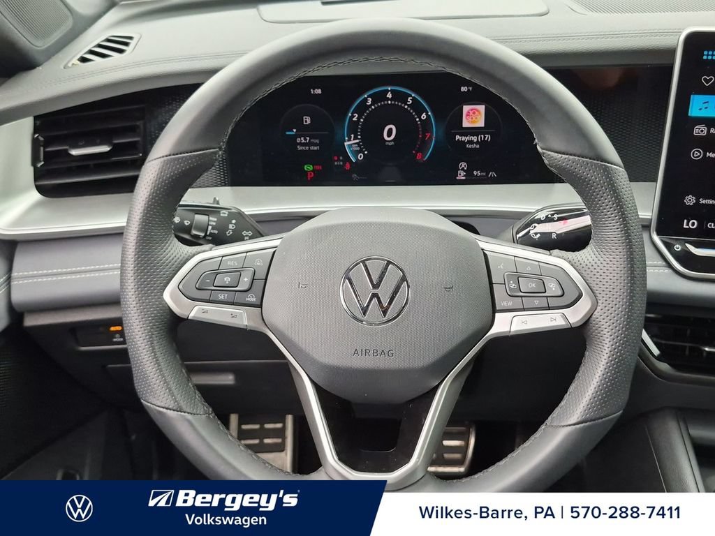 Certified 2026 Volkswagen Tiguan SE R-Line AWD/4WD image 16