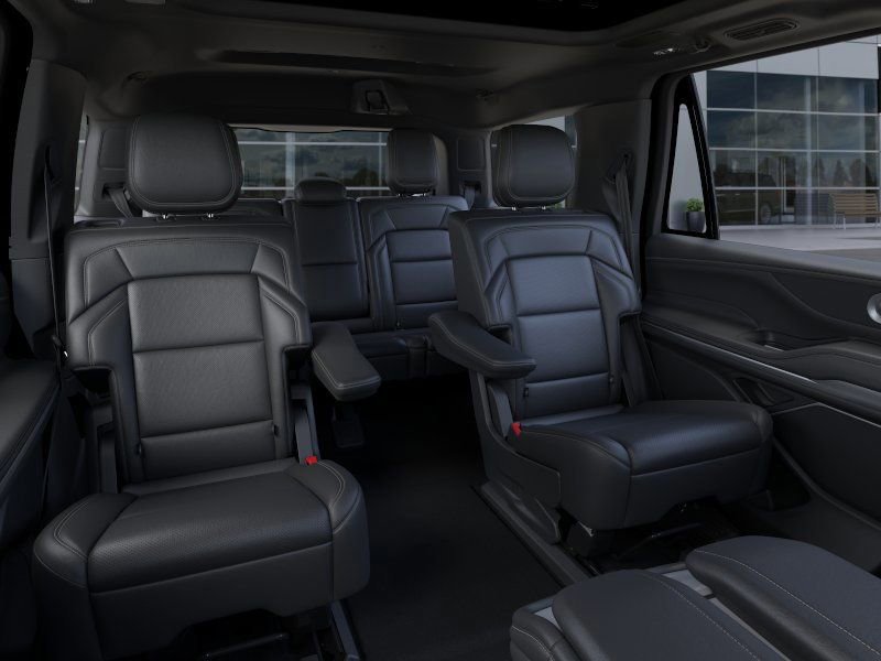 New 2026 Lincoln Navigator Reserve w/ Jet Appearance Package image 11