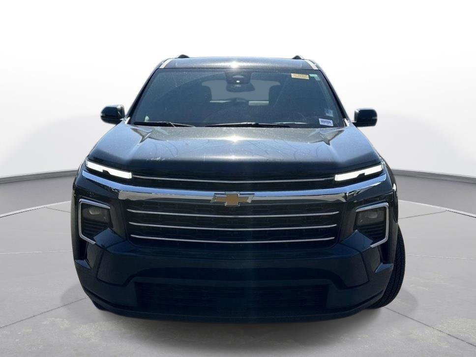 Used 2025 Chevrolet Traverse LT w/ Driver Confidence Package image 5