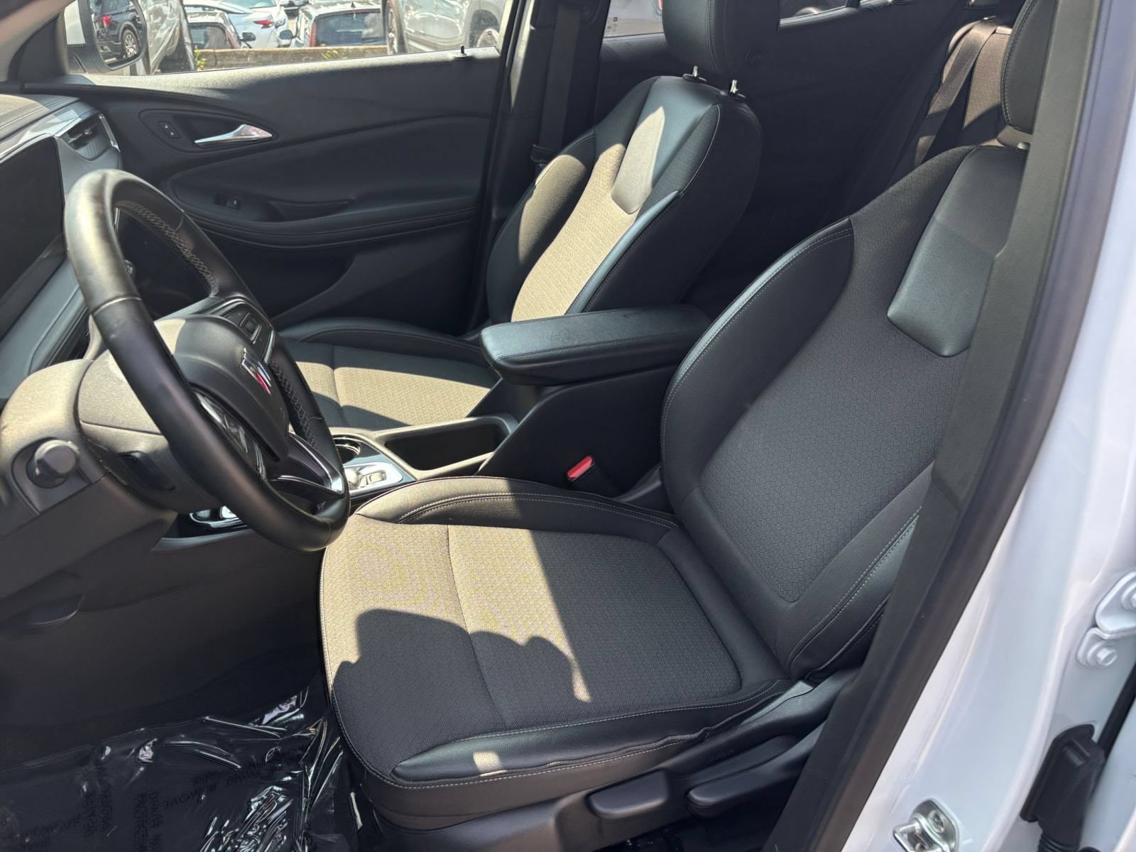 Used 2025 Buick Encore GX Preferred AWD/4WD image 34