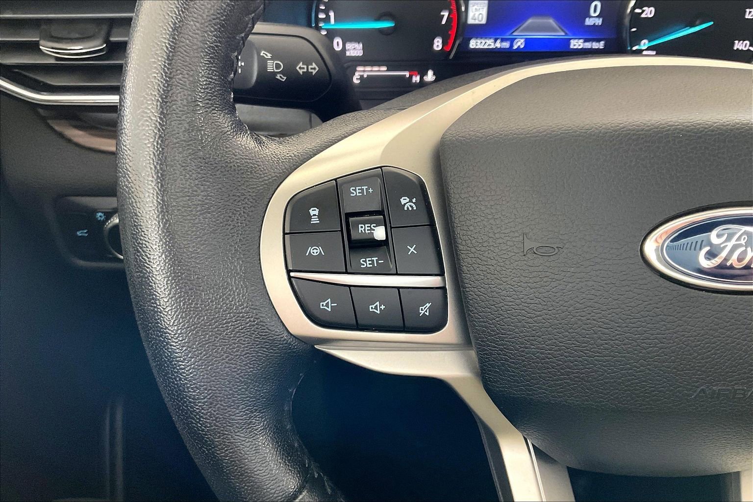 Used 2021 Ford Explorer Limited w/ Equipment Group 301A AWD/4WD image 11