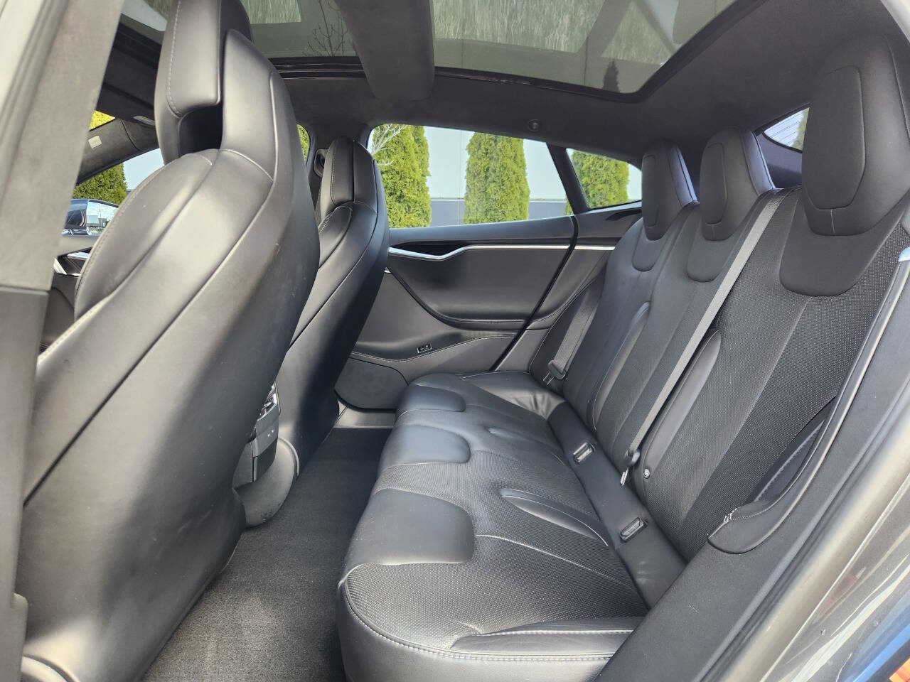 Used 2016 Tesla Model S Performance image 9