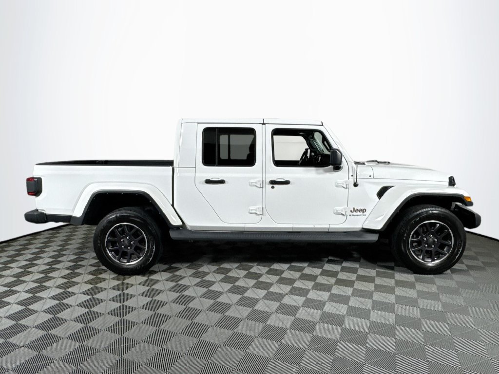 Used 2023 Jeep Gladiator Overland w/ LED Lighting Group AWD/4WD image 8
